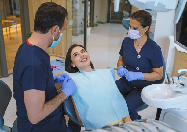 Emergency Dental Services in Siesta Shores, TX